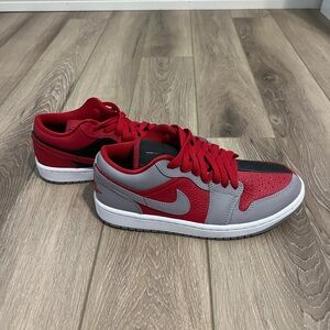 Air Jordan 1 Low SE "Split" Women’s 7.5 NWOT